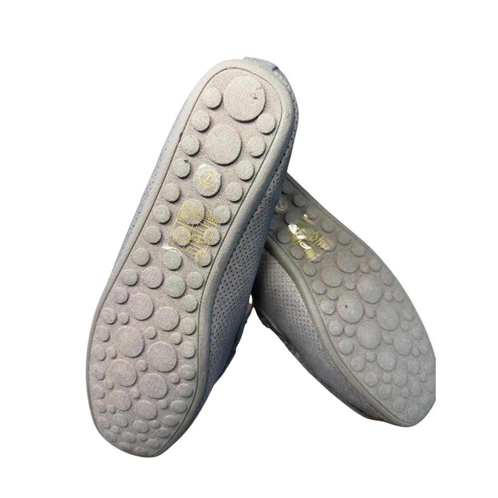 Journee Collection Loafers Women Size 7 Gray Excellent Perforated Slip On Flats - Picture 6 of 7